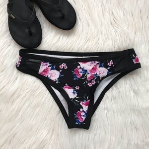 💕3 for $20!💕 NWT Cupshe Bikini Bottoms Sz S